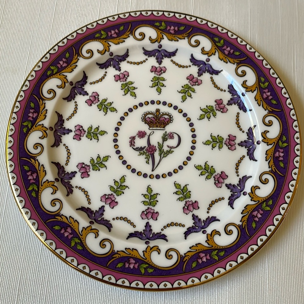 Queen Victoria The Royal Collection English fine bone china plate dish 5.25”